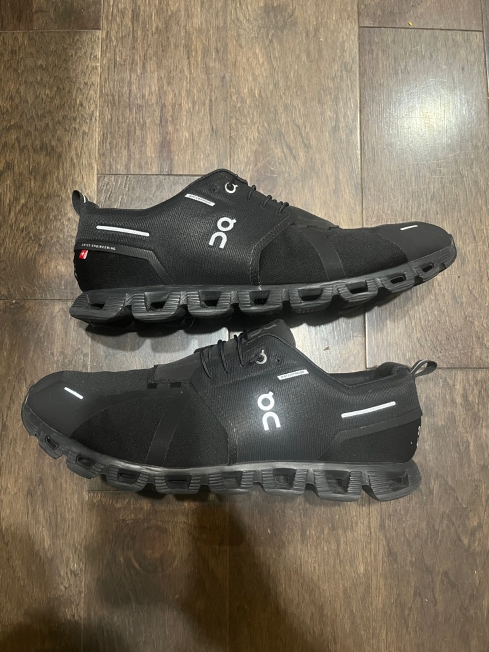 On Running Men's Black Athletic Cloud-Style Running Shoes
